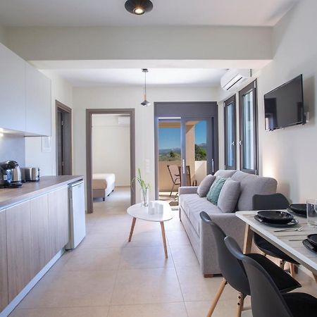 Amelie'S Luxe Apartments Kalligoni Екстериор снимка