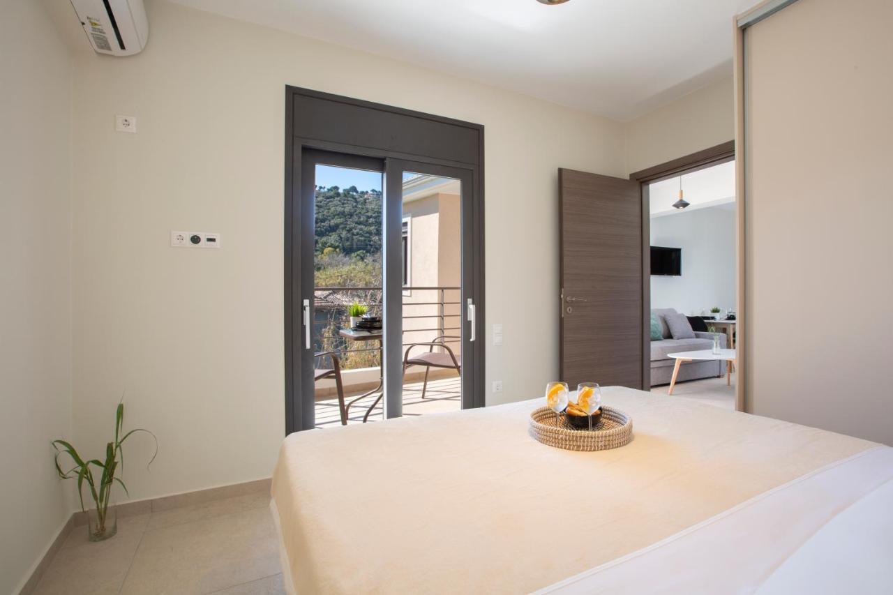 Amelie'S Luxe Apartments Kalligoni Екстериор снимка