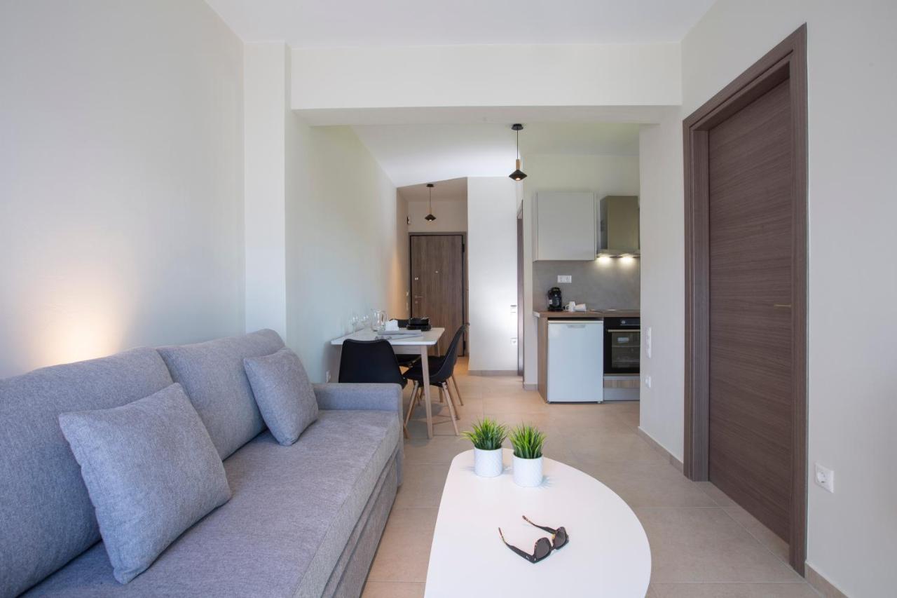 Amelie'S Luxe Apartments Kalligoni Екстериор снимка