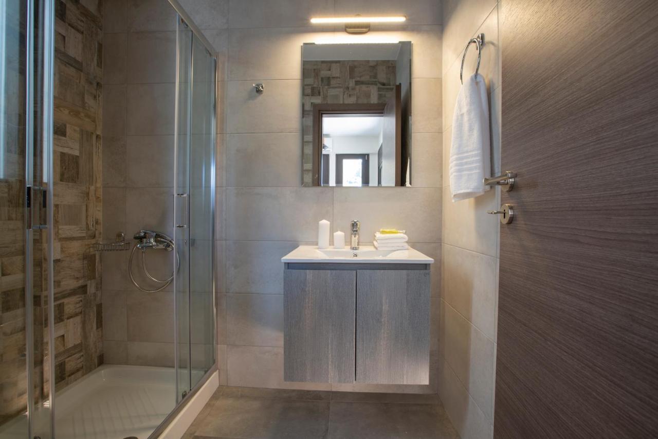 Amelie'S Luxe Apartments Kalligoni Екстериор снимка