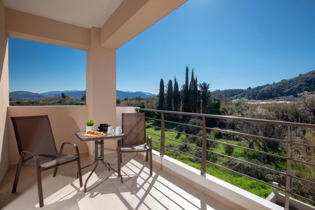 Amelie'S Luxe Apartments Kalligoni Екстериор снимка